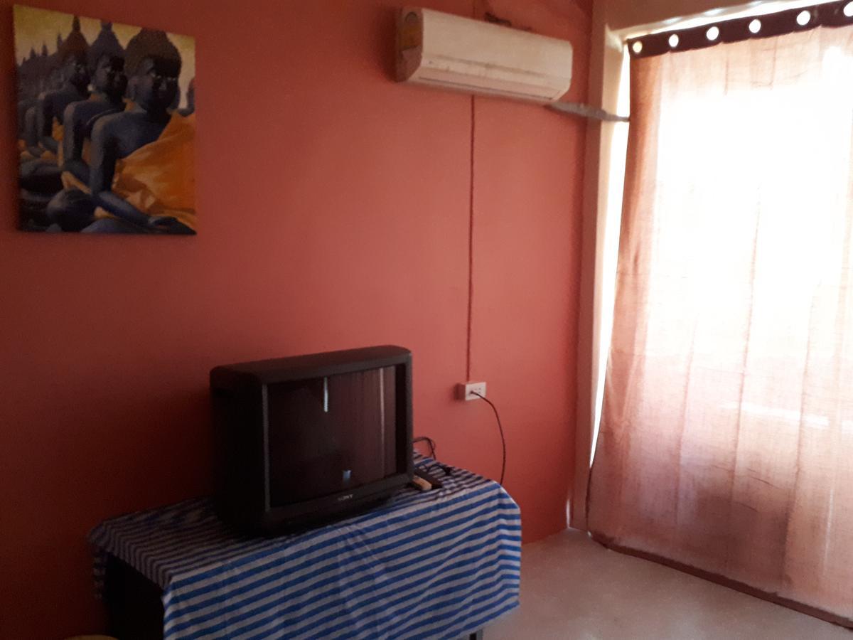 Hana Guesthouse HHQ Extérieur photo